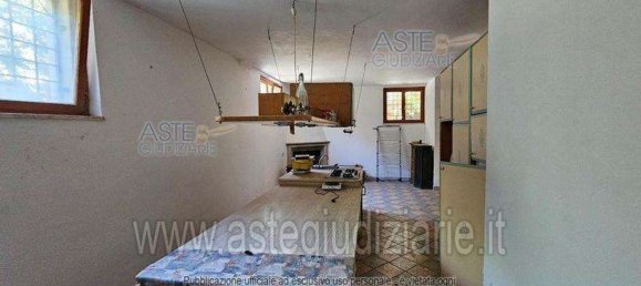 6 rooms Apartment in Rome, Italy No. 222798 27