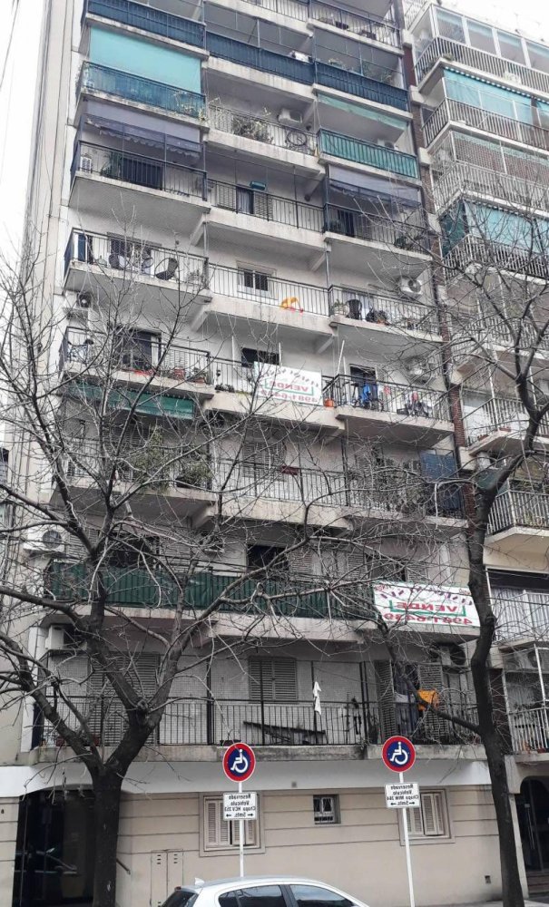 Apartamento de 3 dormitorios en Buenos Aires, Argentina No. 101686