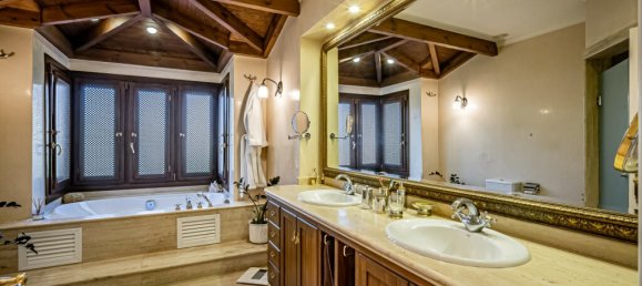 7 bedrooms Villa in Marbella, Spain No. 118489 14