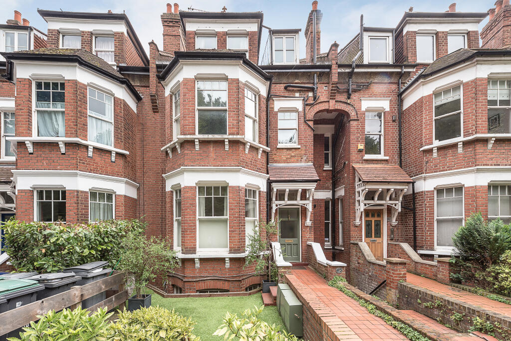 4 bedrooms Apartment in London, United Kingdom No. 14205