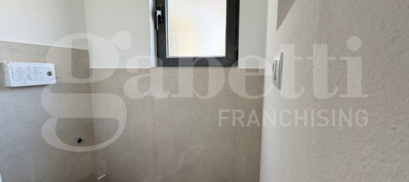 3 bedrooms Apartment in Bologna, Italy No. 330617 5