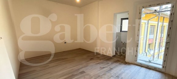 3 bedrooms Apartment in Bologna, Italy No. 330617 4