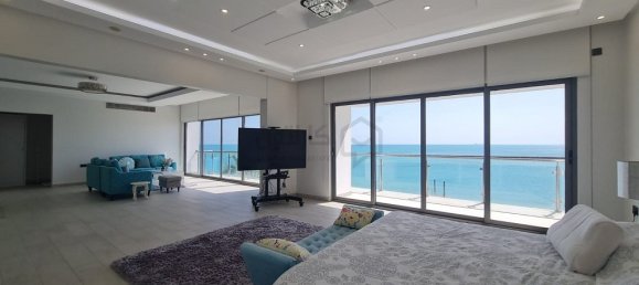 8 bedrooms Villa in Amwaj Islands, Bahrain No. 155 4