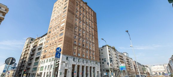 5 bedrooms Apartment in Milan, Italy No. 362654 19