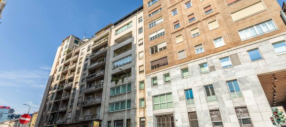 5 bedrooms Apartment in Milan, Italy No. 362654 18