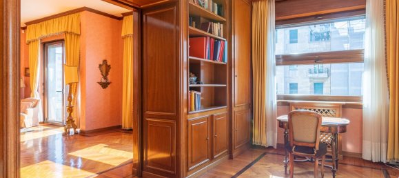 5 bedrooms Apartment in Milan, Italy No. 362654 3