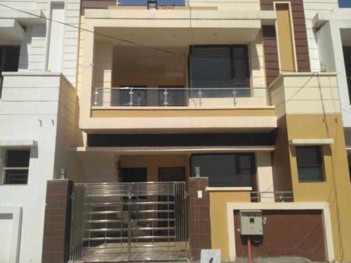 Casa T3 em Mohali, India N.º 15095