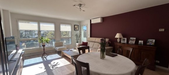 Квартира с 3 спальнями в Дижон, Франция № 206555 11