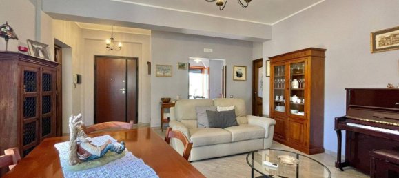 5-Zimmer Wohnung in Arce, Italy, Nr. 104054 2