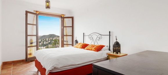 4 bedrooms Townhouse in La Quinta, Spain No. 144725 11