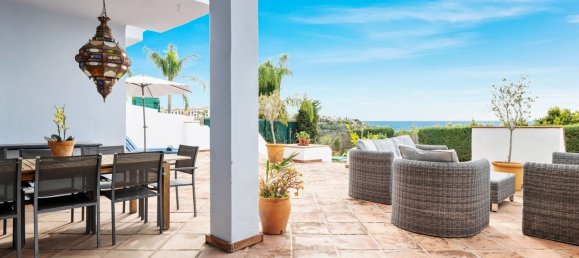 4 bedrooms Townhouse in La Quinta, Spain No. 144725 2