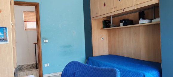 Дом с 4 спальнями в Латина, Италия № 350073 4