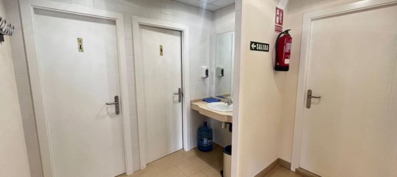 Propiedad comercial en León, Spain 445 m² No. 60945 7