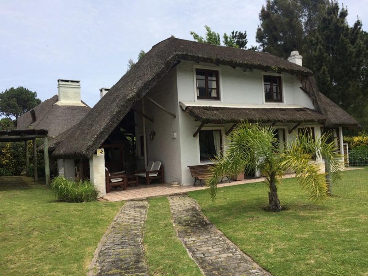 2 bedrooms House in Maldonado, Uruguay No. 10095