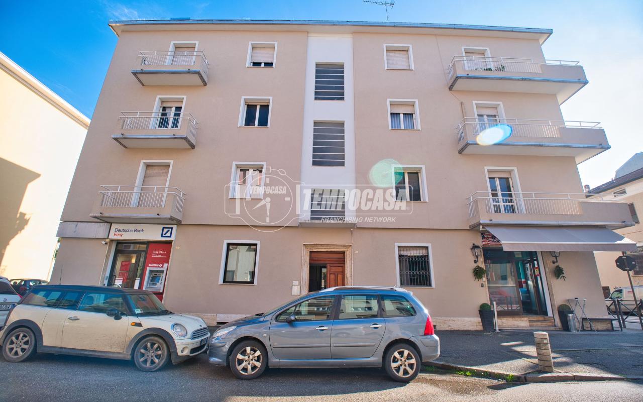 3غرفة شقة في Novara, Italy رقم 136072