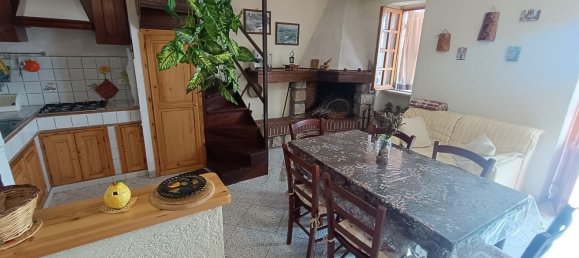 5 rooms House in Serrone, Italy No. 86153 4