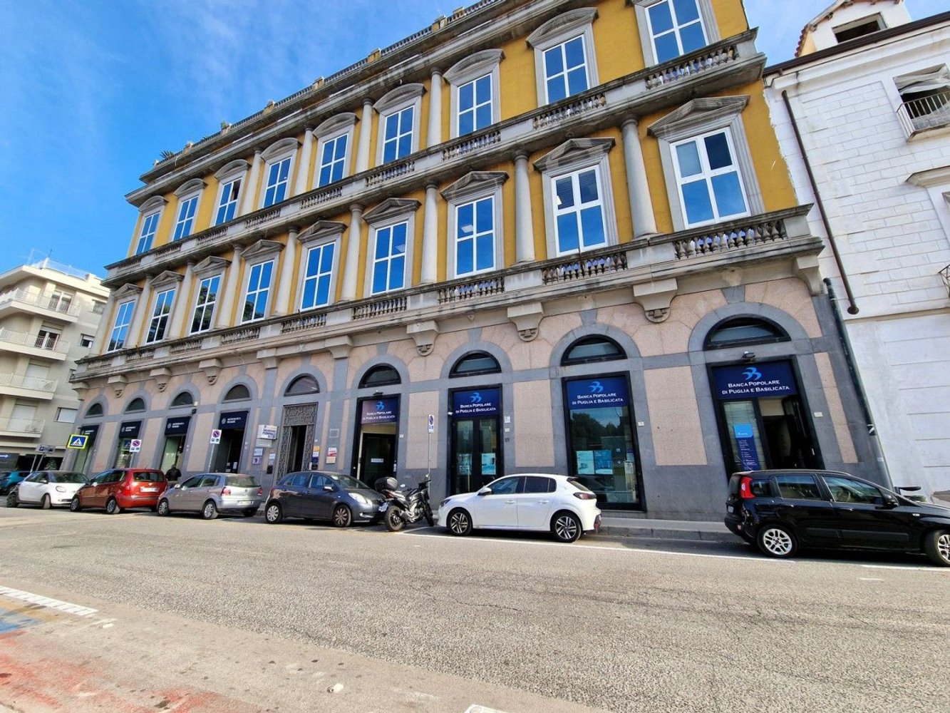 Büro in Caserta, Italy 290m², Nr. 2035