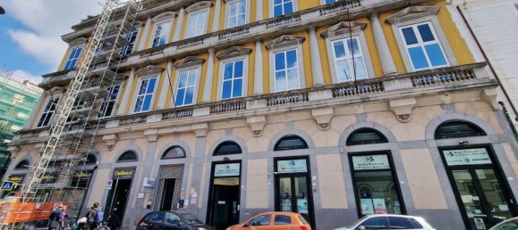 Büro in Caserta, Italy 290m², Nr. 2035 32