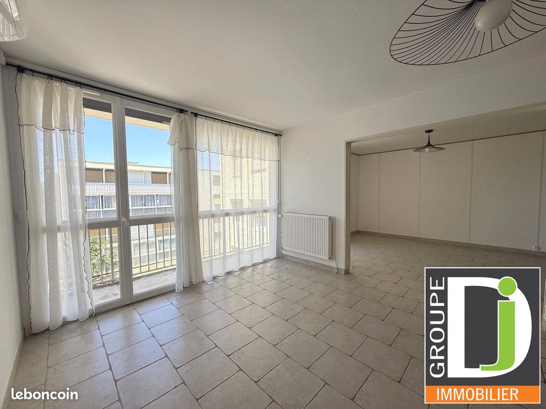 3 bedrooms Apartment in Valence, France No. 341110