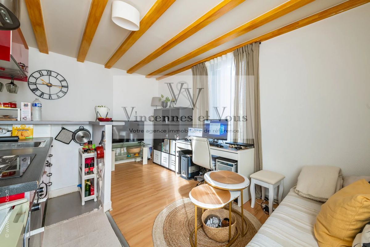 Dúplex de 1 dormitorio en Saint-Maur-des-Fosses, France No. 173975