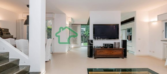 Дом с 5 комнатами в Крема, Италия № 208084 5