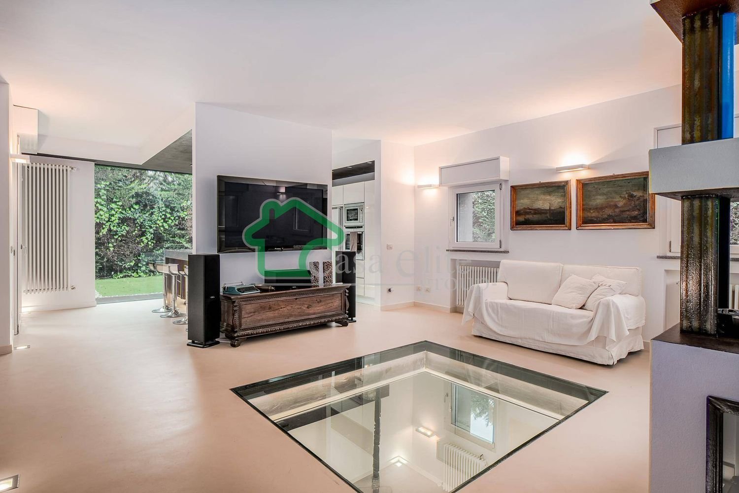 Дом с 5 комнатами в Крема, Италия № 208084