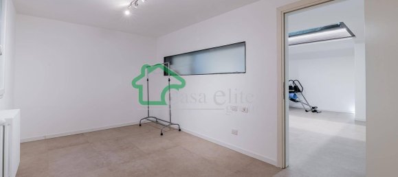 Дом с 5 комнатами в Крема, Италия № 208084 52