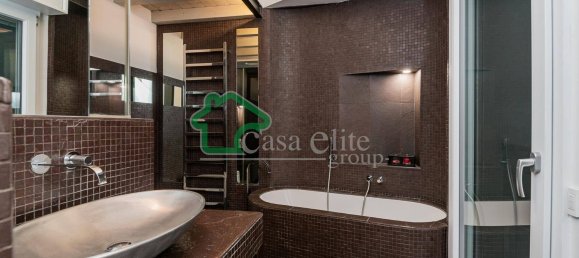 Дом с 5 комнатами в Крема, Италия № 208084 28