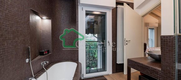 Дом с 5 комнатами в Крема, Италия № 208084 35