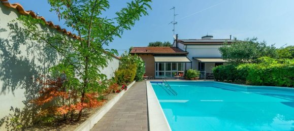 9 bedrooms Villa in Cento, Italy No. 313350 14
