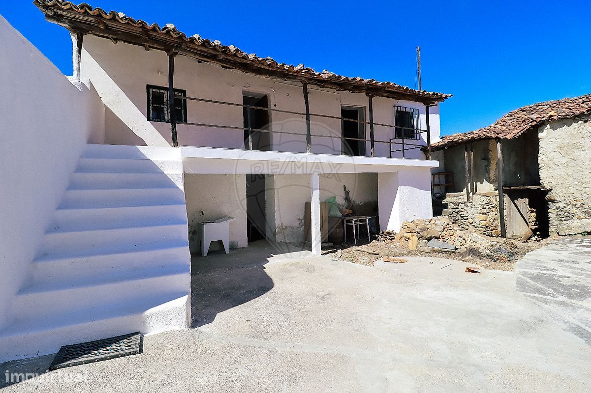 2 chambres Maison à Lousa, Portugal No. 172003