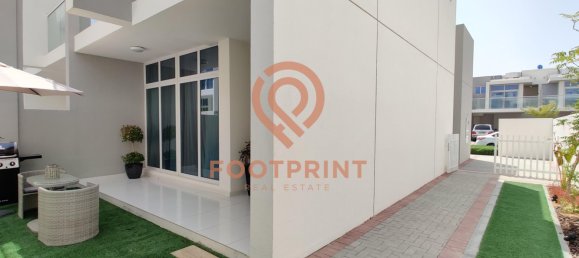 3 bedrooms Townhouse in Dubai, UAE No. 24693 3