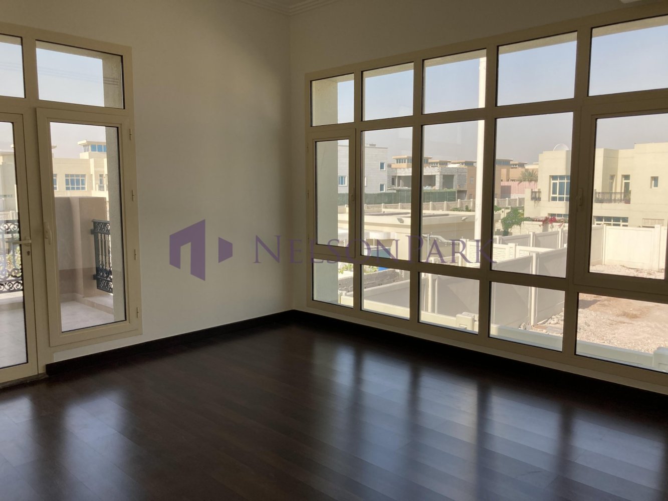 Вилла с 4 спальнями в Доха, Катар № 1981