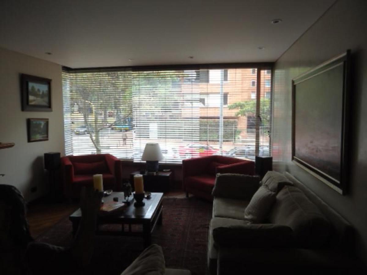 3 bedrooms House in Bogota, Colombia No. 13142