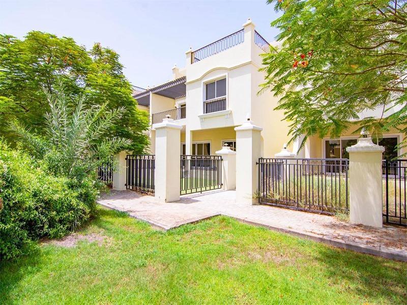 4 bedrooms Townhouse in Al Hamra Village, UAE No. 23180