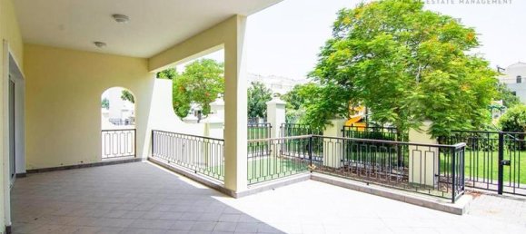 4 bedrooms Townhouse in Al Hamra Village, UAE No. 23180 2