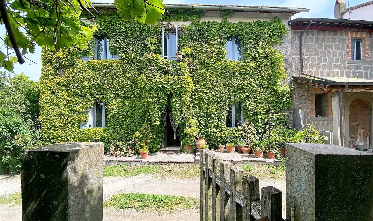 Casa de 4 dormitorios en Montefiascone, Italy No. 315318