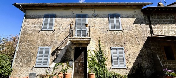 Casa de 4 dormitorios en Montefiascone, Italy No. 315318 2