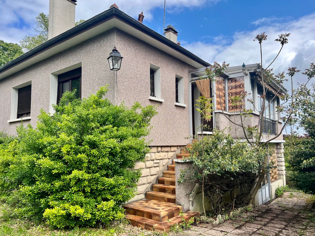 2 bedrooms House in Athis-Mons, France No. 166150