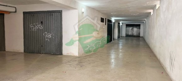 Garage in Foggia, Italy, Nr. 10006 3