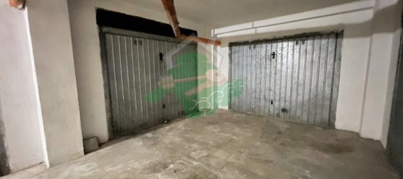 Garage in Foggia, Italy, Nr. 10006 5