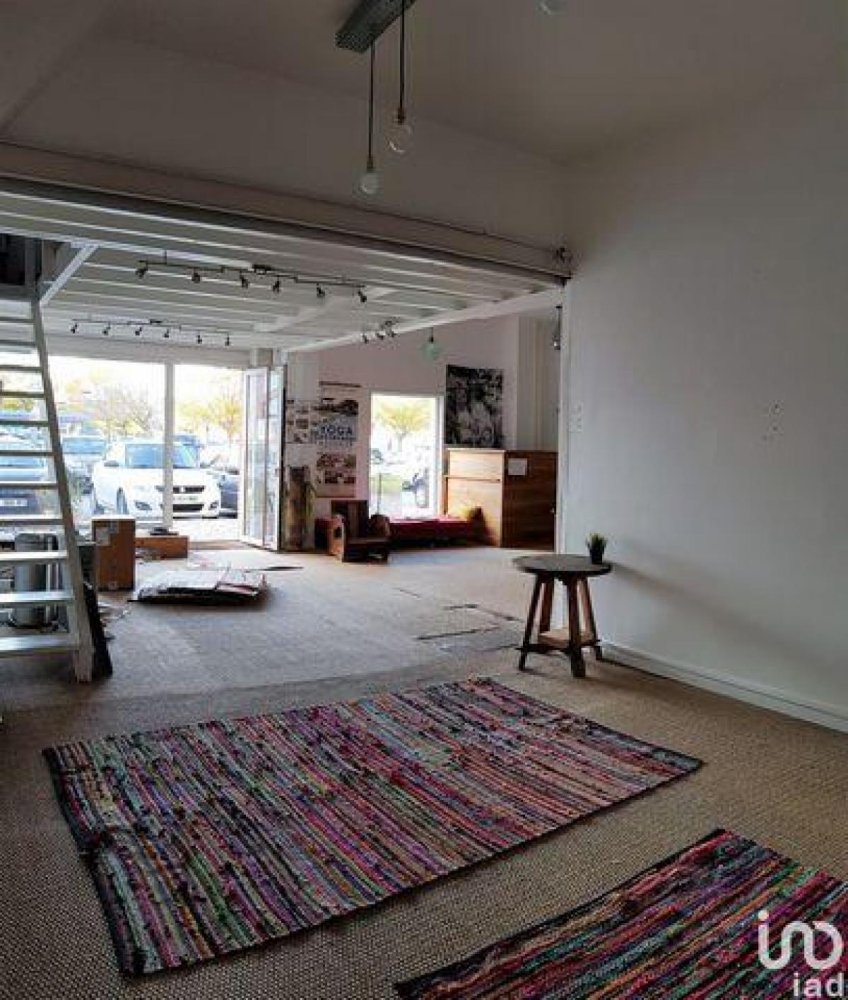 90m² Office in Biarritz, France No. 18793