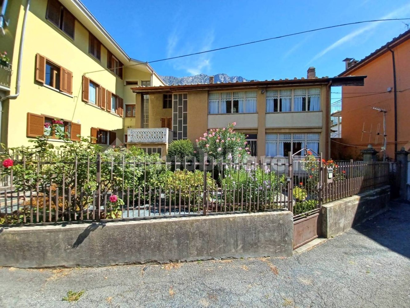 3 Schlafzimmer Haus in Donnas, Italy, Nr. 284150
