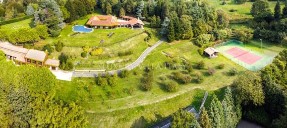 10 bedrooms Villa in Como, Italy No. 223052 3