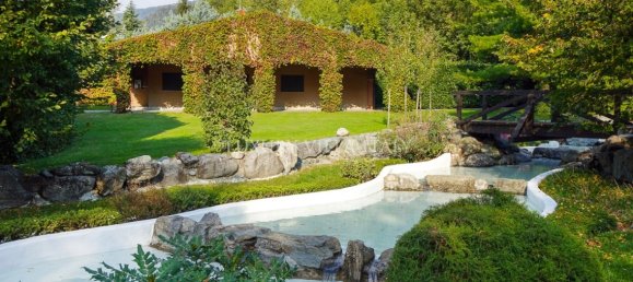 10 bedrooms Villa in Como, Italy No. 223052 4