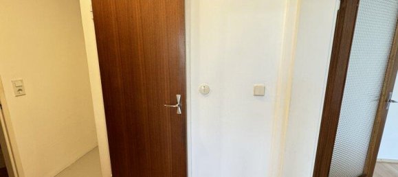 2 rooms Apartment in Penzing, Austria No. 227871 4