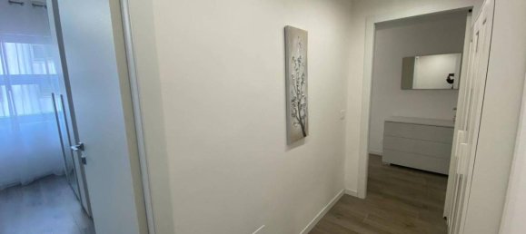 3 rooms Apartment in Milan, Italy No. 247402 5
