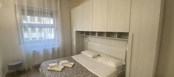 3 rooms Apartment in Milan, Italy No. 247402 2