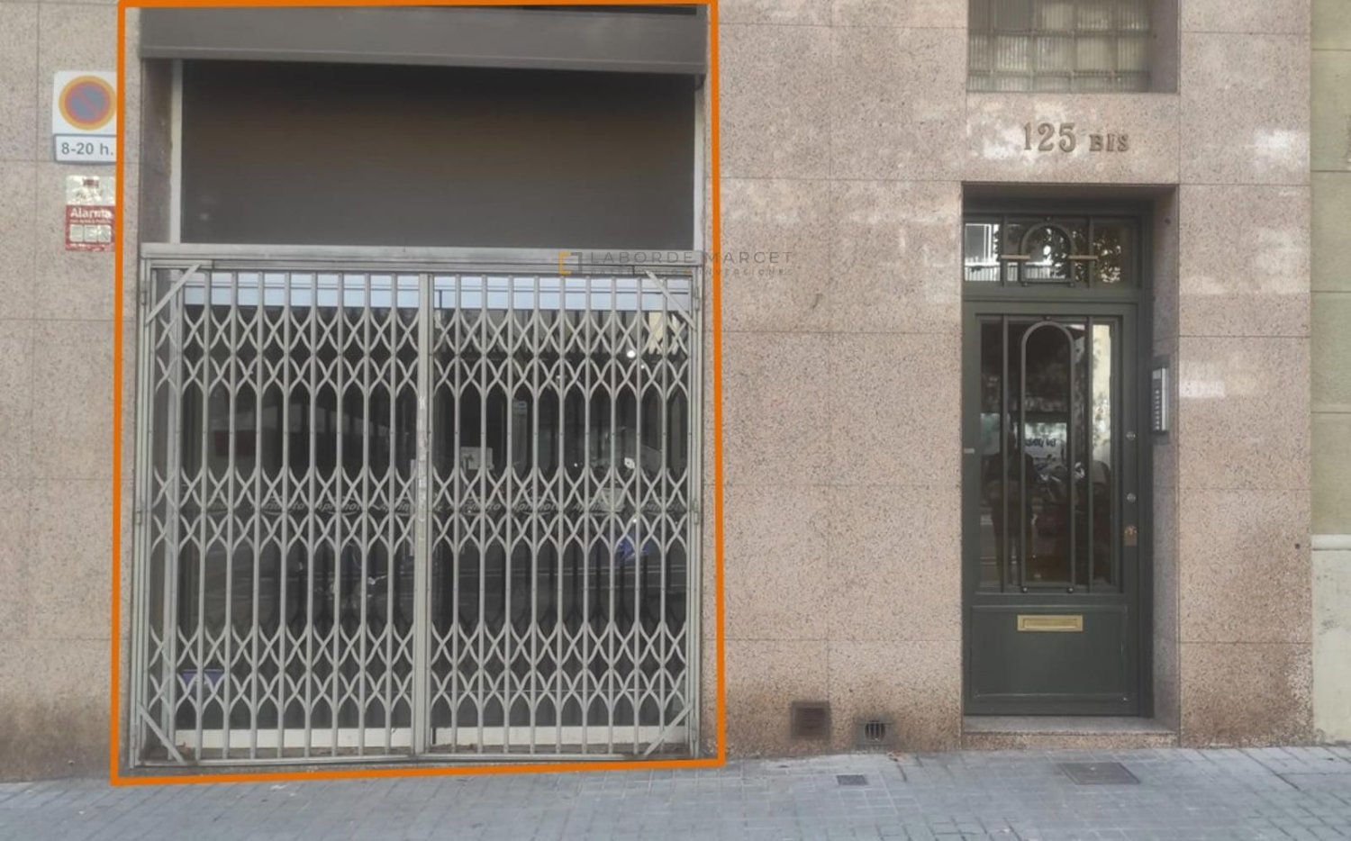 128m² Commercial property in Eixample, Spain No. 264758