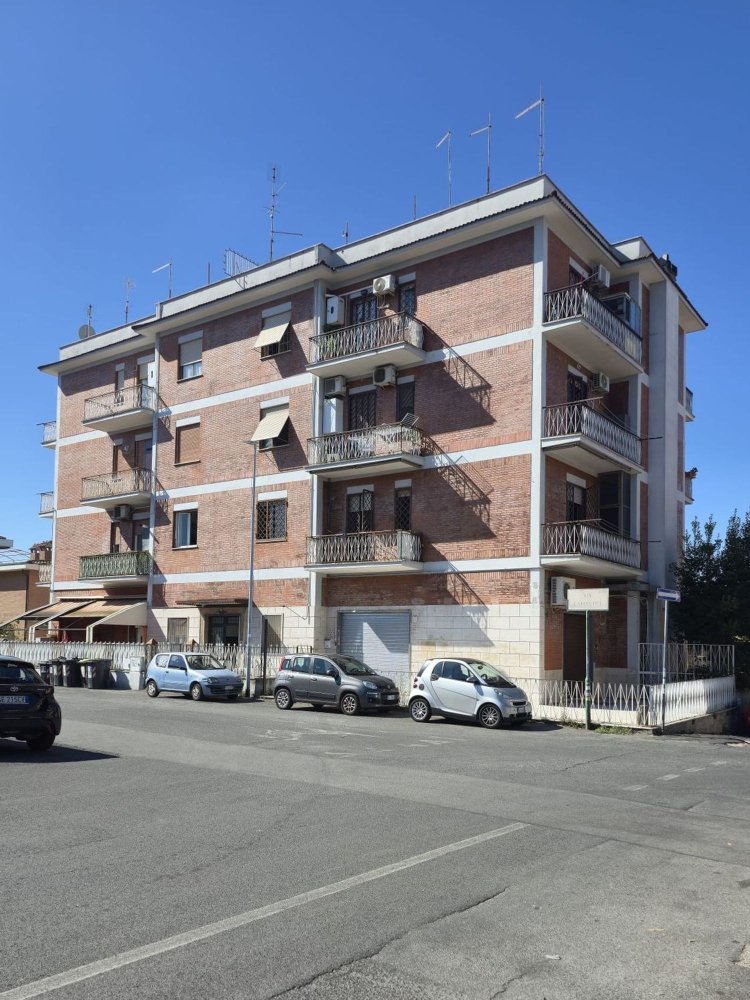 2 rooms Apartment in Rome, Italy No. 264054